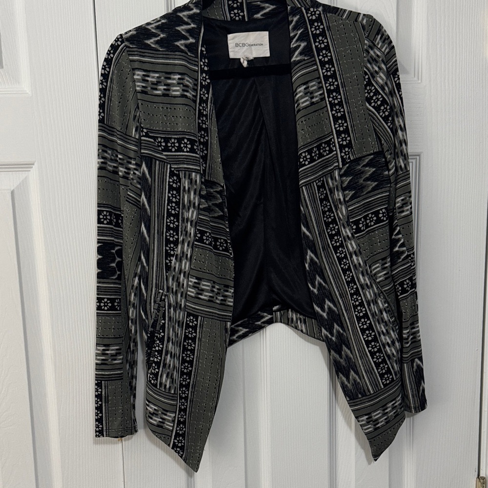 BCBGeneration Patterned Open Front Blazer in Olive & Black